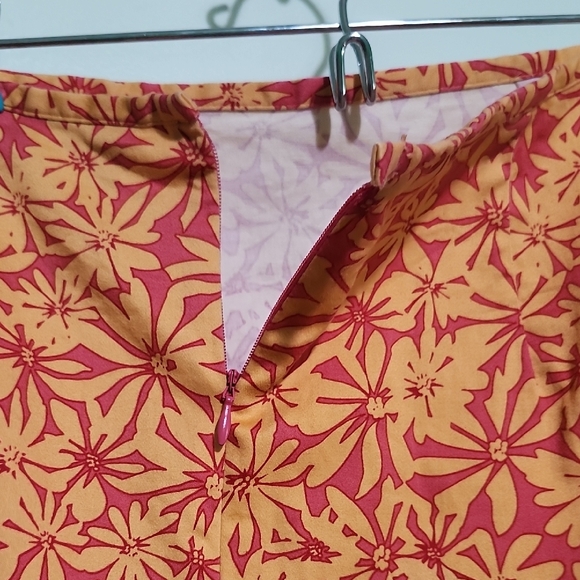 Norton McNaughton Red and Orange Floral Pencil Skirt - Picture 4 of 5